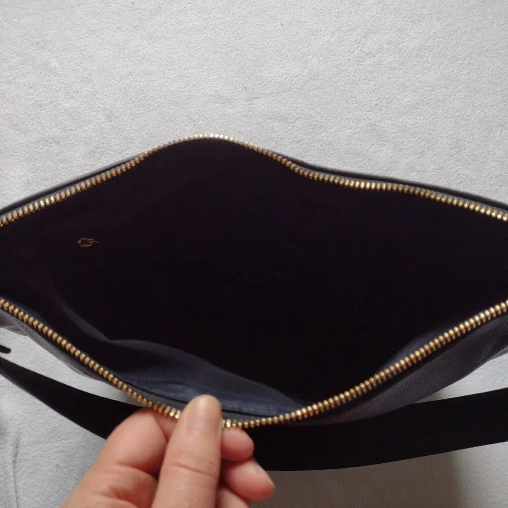 Coach Chelsea Hobo Bag in Navy Pebbled Leather High Quality Purse - Picture 8 of 11